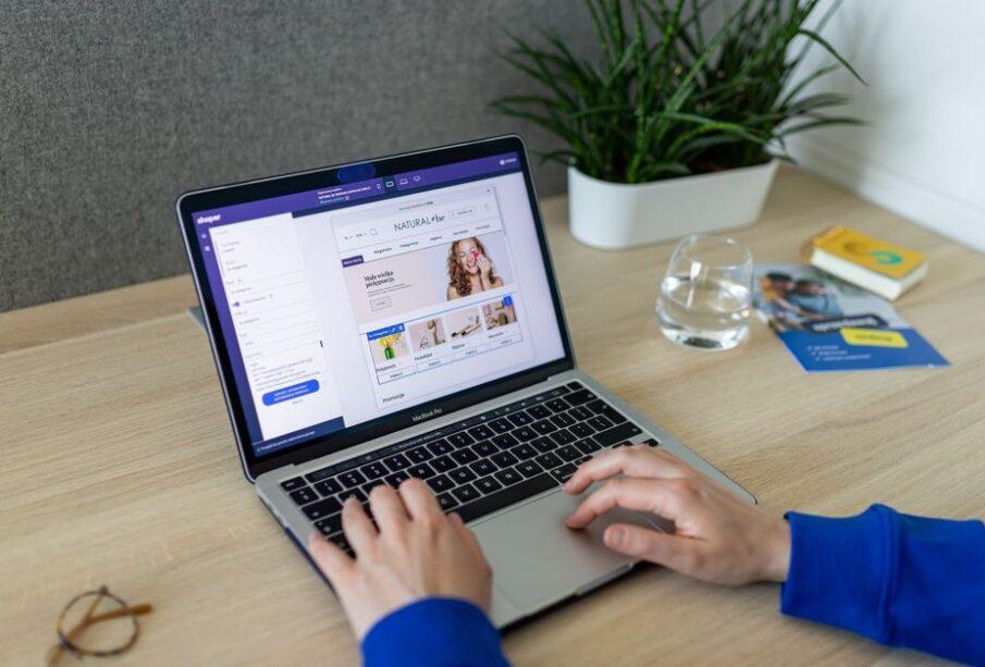 Allegro kontra Amazon - gdzie Polacy wydają pieniądze w internecie