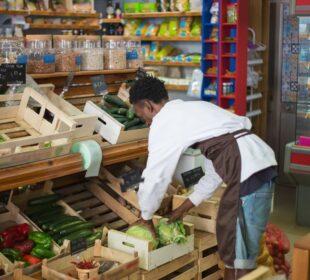 Biedronka, Lidl i Kaufland - gdzie pracownik może zarobić najwięcej