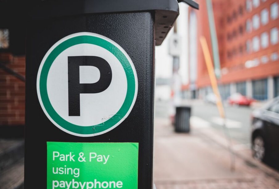 Bilety parkingowe przestały być papierowe. Parkometry przechodzą na płatności cyfrowe