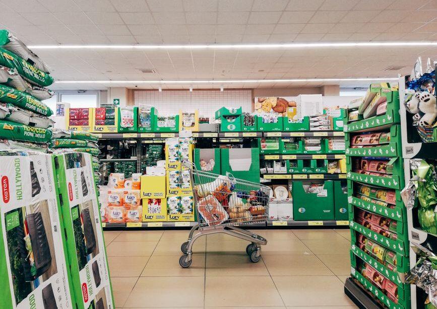 Ceny tych samych produktów różnią się między sklepami nawet o kilkadziesiąt procent