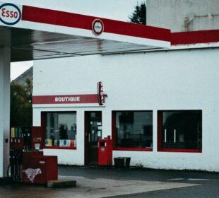 Co naprawdę znajduje się w cenie kawy sprzedawanej na stacji benzynowej