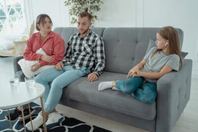 Coraz więcej dorosłych wraca do terapii po latach. Powodem często jest rodzicielstwo