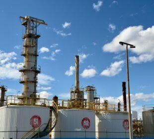 Dlaczego Australia eksportuje gaz mimo problemów z cenami energii u siebie