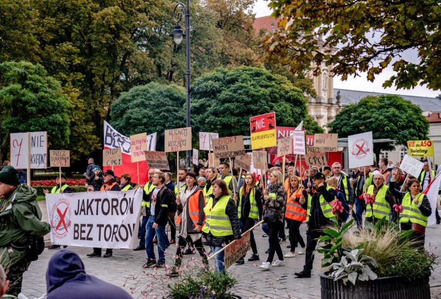 Dlaczego Barcelona, Amsterdam i Wenecja ograniczają turystykę