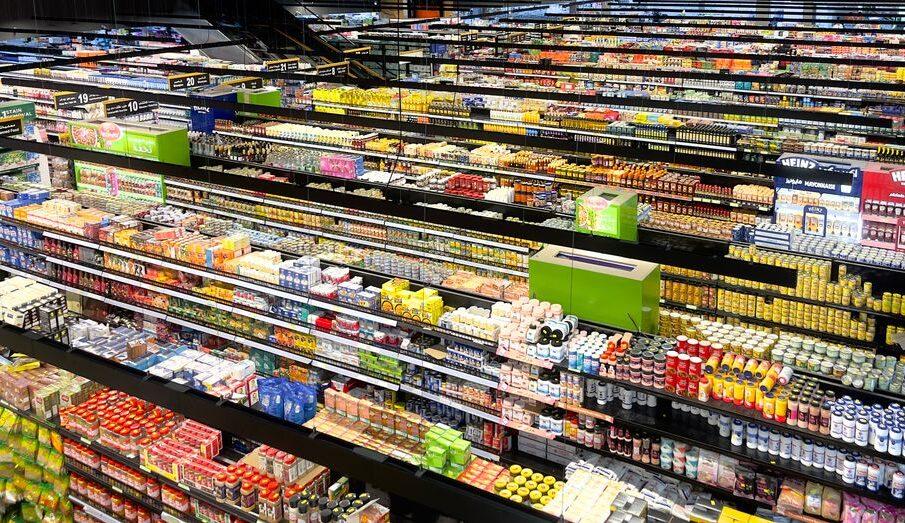 Dlaczego Biedronka i Lidl tak często budują sklepy obok siebie