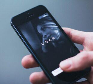 Dlaczego Uber podnosi ceny gdy zaczyna padać