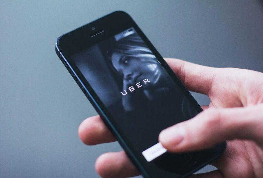 Dlaczego Uber podnosi ceny gdy zaczyna padać