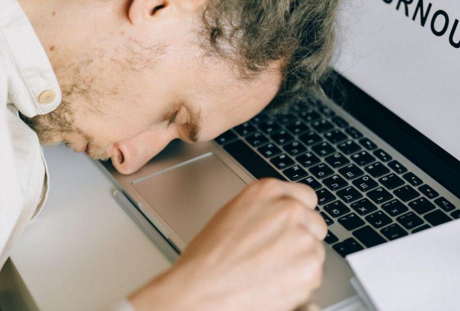 Dlaczego ludzie zostają w pracy której nie lubią przez wiele lat