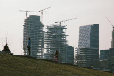Dlaczego mieszkańcy jednego miasta mogą mieć zupełnie różne koszty życia