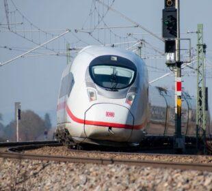 Dlaczego pociągi nie mogą jeździć 300 km/h po każdej polskiej trasie