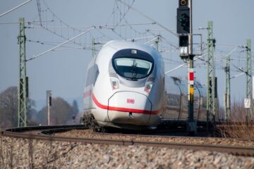Dlaczego pociągi nie mogą jeździć 300 km/h po każdej polskiej trasie