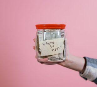 Ile kosztuje tydzień na wakacjach w Polsce i za granicą