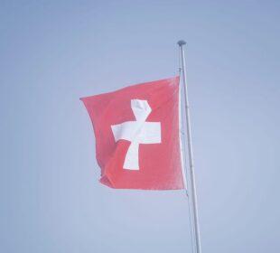 Jak Szwajcaria stała się symbolem neutralności mimo swojej historii
