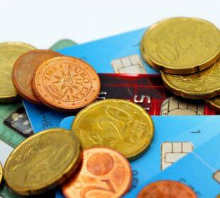 Jak bank zarabia na karcie kredytowej klienta