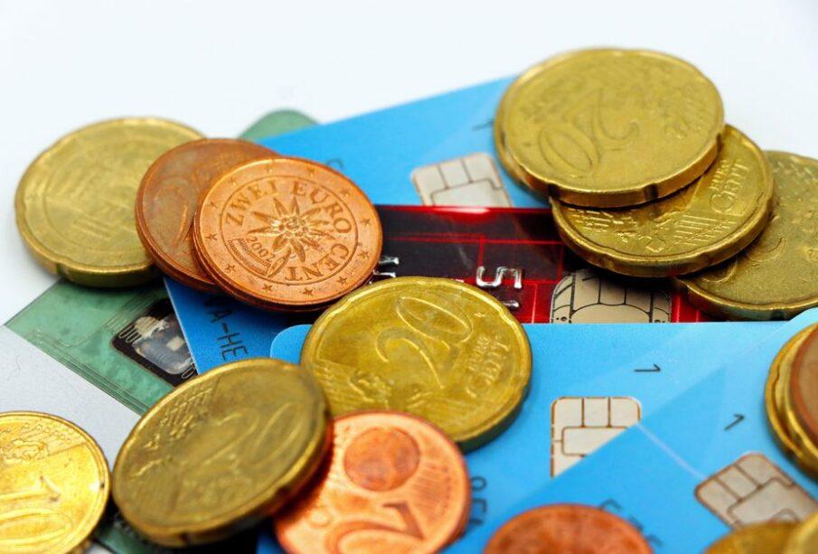 Jak bank zarabia na karcie kredytowej klienta