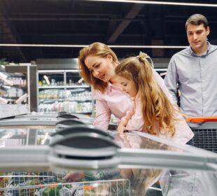 Jak supermarkety zarabiają na produktach których prawie nikt nie kupuje