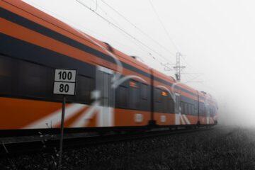 Pendolino kontra zwykły pociąg - skąd bierze się różnica w cenie