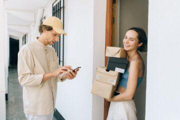 Pieniądze które Polacy wydają podczas pięciu minut zakupów w internecie