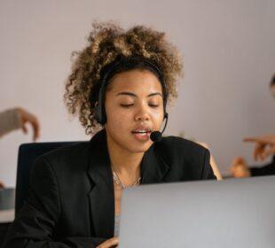 Praca w call center po drugiej stronie słuchawki