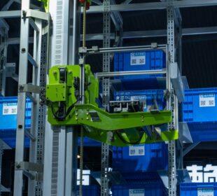 Roboty Amazona w polskich magazynach