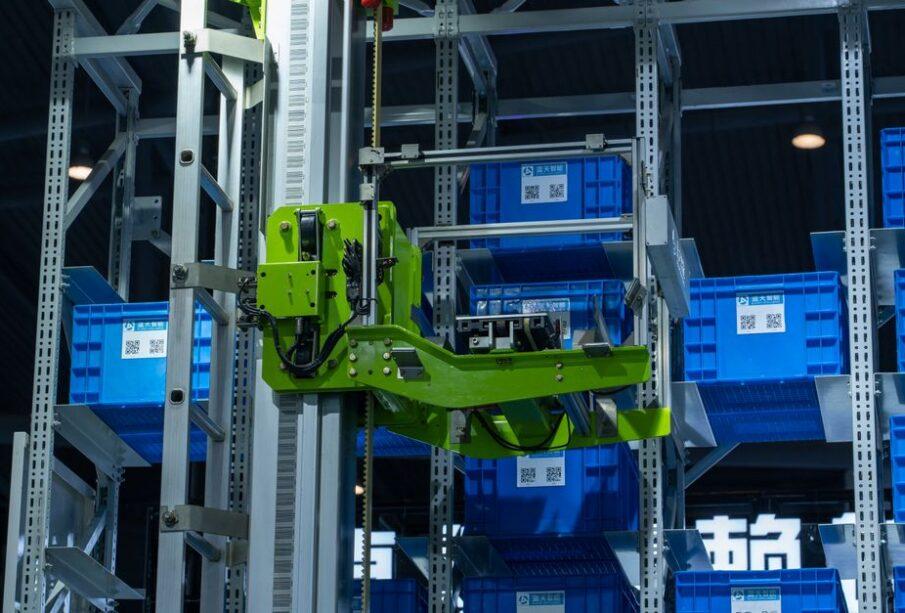 Roboty Amazona w polskich magazynach
