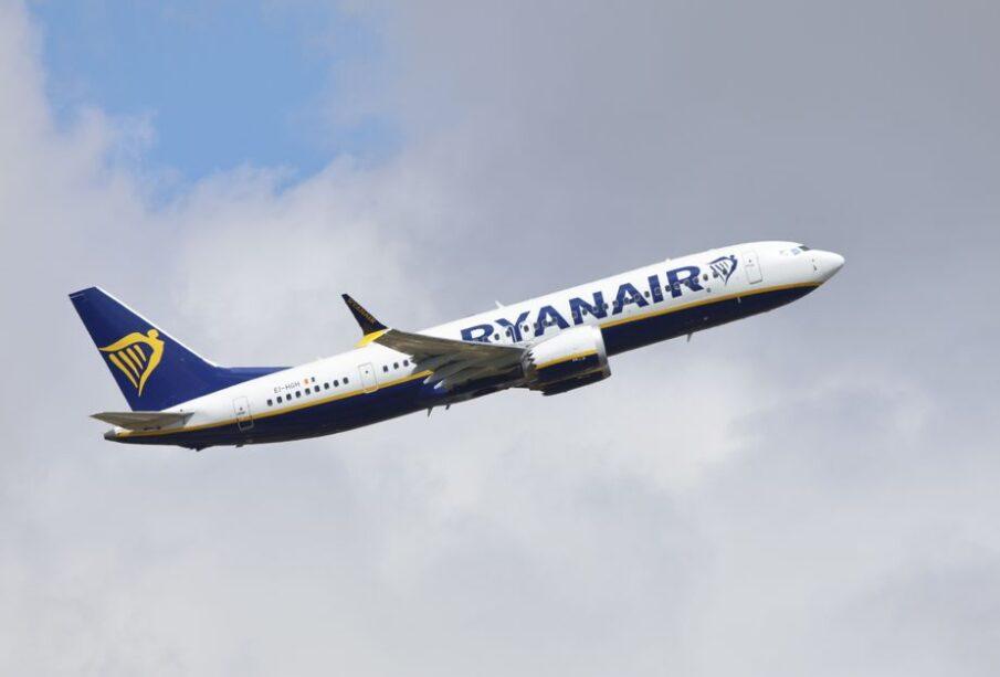 Ryanair kontra Wizz Air - dokąd z Polski polecimy najtaniej
