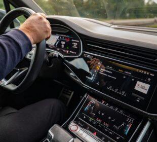 Tesla, BMW i Mercedes - ile technologii znajduje się dziś w samochodzie