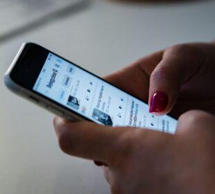 TikTok kontra Instagram - jak aplikacje walczą o każdą minutę naszego czasu