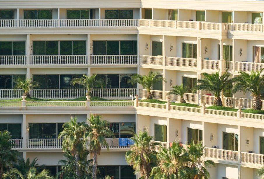 Wakacje na kempingu, apartament i hotel - trzy różne budżety