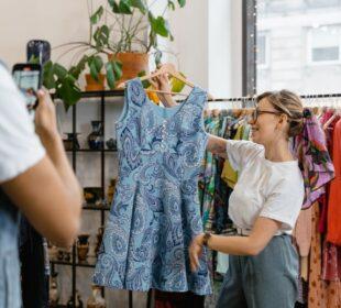 Zalando, Vinted i Allegro - trzy różne sposoby na sprzedaż niepotrzebnych rzeczy